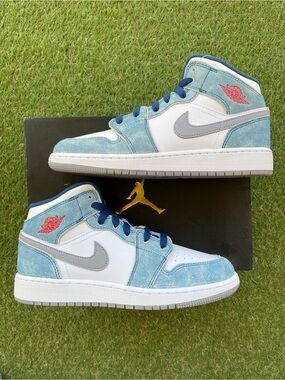 Air Jordan 1 Mid Blue White Casual Sneakers